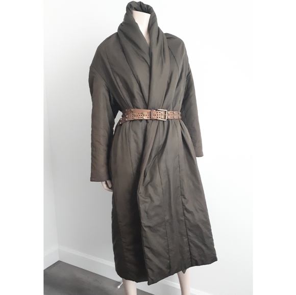 Cyrille Gassiline | Oversized Quilted Blanket-style Puffer Wrap Coat - Picture 3 of 16